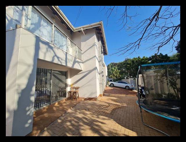 4 BEDROOM HOUSE FOR SALE IN SUNNINGDALE